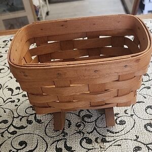 1993 Longaberger Woven Cradle  Basket